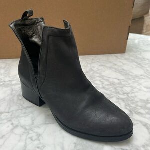 Jeffrey Campbell Vintage. Oriley. Black Leather Bootie. 7M